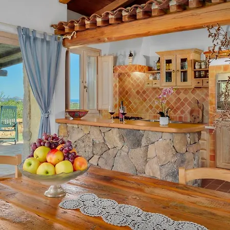 Casa Mare E Monti Feriehus Cannigione